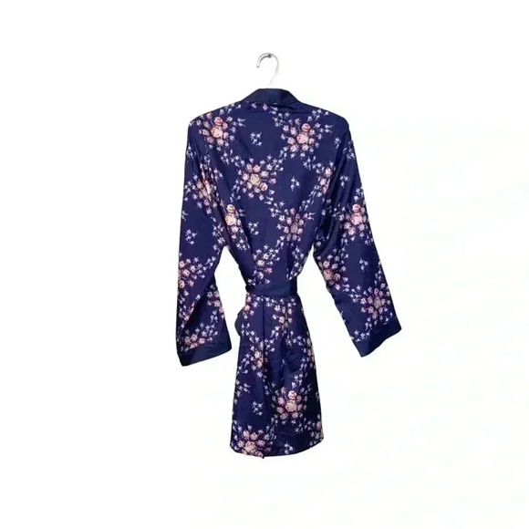 Morgan Lane light, colourful dressing gown, 100% polyester, two deep pockets - Picture 3 of 5